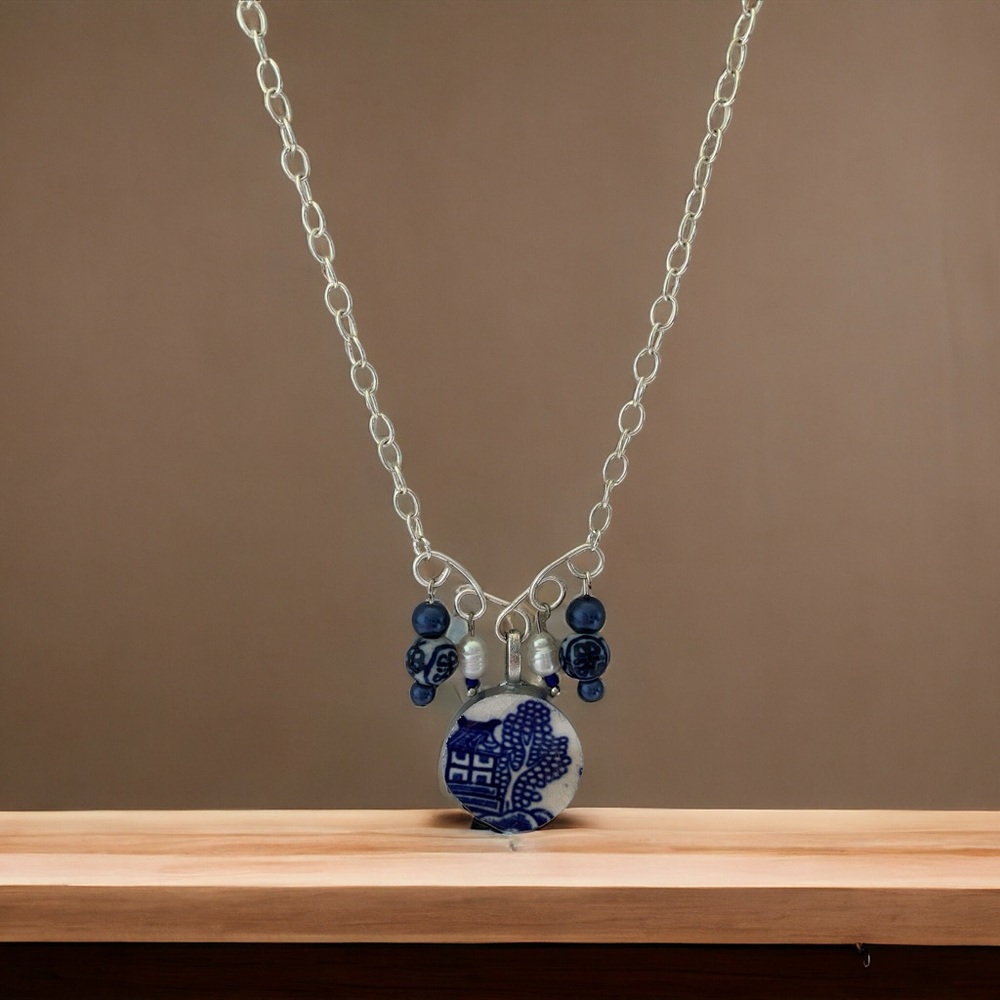 Vintage Willow china pendant with freshwater pearl and glass bead accents - Picture 3 of 9